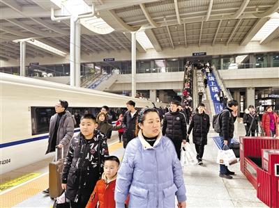 春運(yùn)10天來 蘭鐵集團(tuán)累計發(fā)送旅客232.8萬人