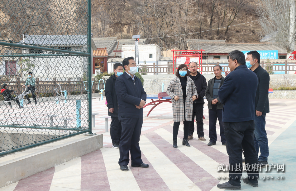 索鴻賓調(diào)研指導(dǎo)脫貧攻堅(jiān)、鄉(xiāng)村振興等工作