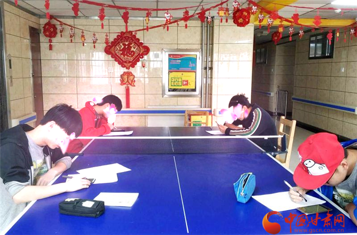 停課不?？?蘭州市兒童福利院組織初三學(xué)生首次線上月考 