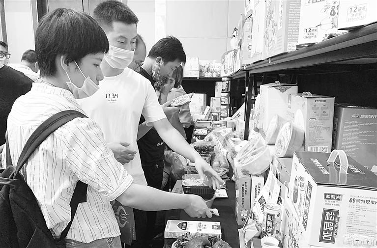 甘肅首次發(fā)布200個“甘味”農產品品牌 現(xiàn)場簽訂購銷訂單9項