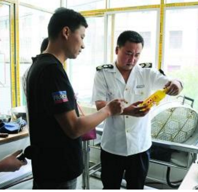 蘭州市場監(jiān)管局綜合行政執(zhí)法隊開展學校、托幼機構食品安全專項檢查