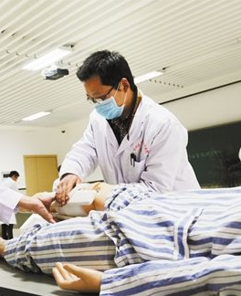 甘肅省轉發(fā)加強農村訂單定向醫(yī)學生免費培養(yǎng)就業(yè)安置和履約管理工作的實施意見 長期扎根基層的全科醫(yī)生可破格晉升職稱