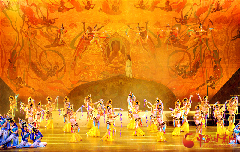 8月8日晚，《絲路花雨》《大夢敦煌》首次同臺亮相蘭州