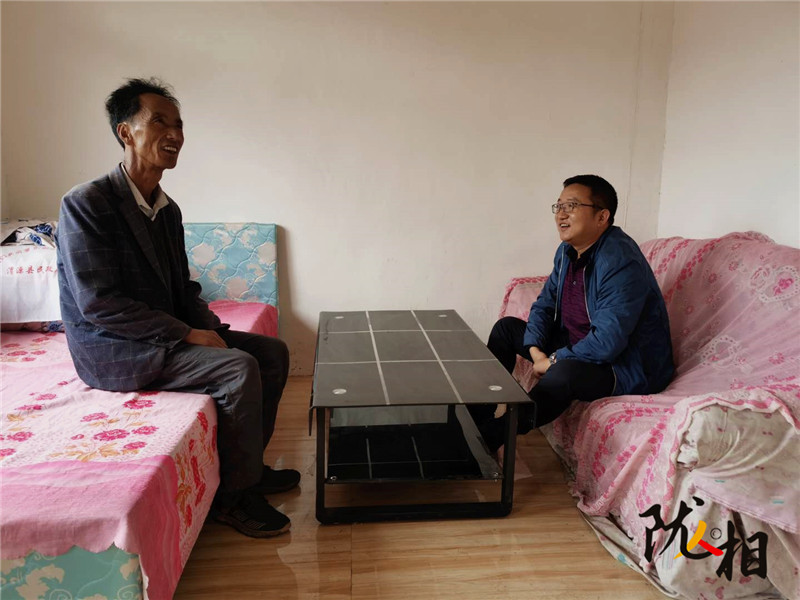 【隴人相】以扶貧為己任 把村民當(dāng)親人——記元古堆村黨支部第一書記、駐村幫扶工作隊(duì)隊(duì)長(zhǎng)陳元兵