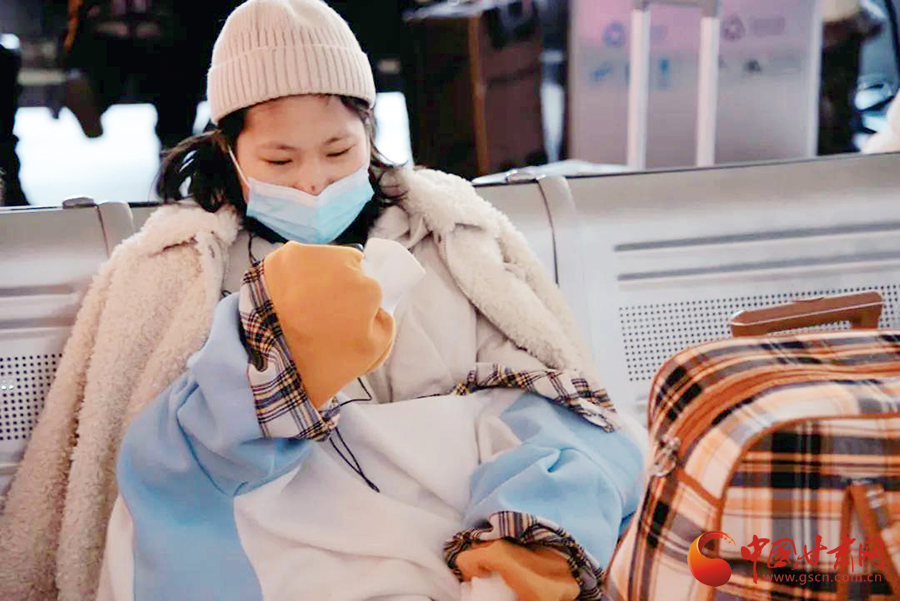 春運(yùn)故事：歸途的車站，有溫情、愛(ài)情，還有堅(jiān)守