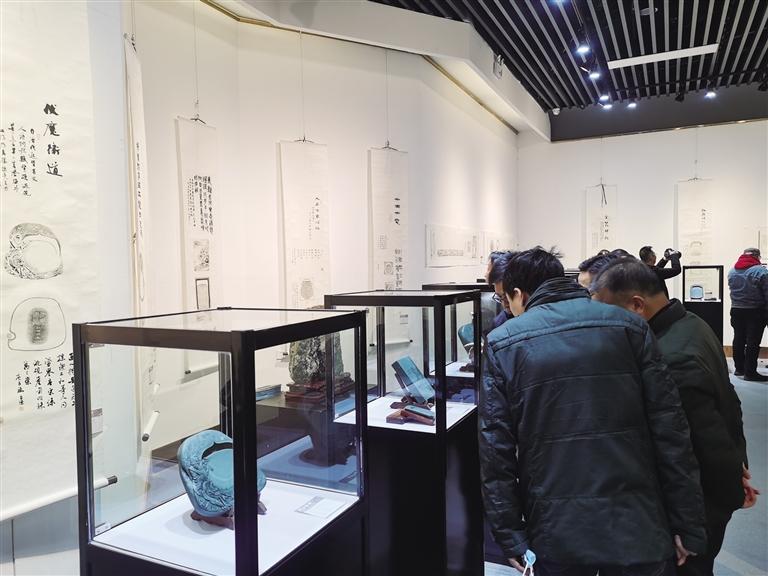 “非遺精品洮硯傳拓題跋藝術(shù)展”開展 洮硯雕刻、傳拓、拓片題跋集中亮相甘肅藝術(shù)館