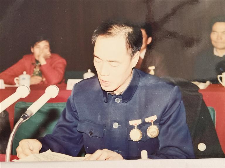 尋訪百名先鋒黨員  他用13年的時(shí)間完成28年的工作量——記“刀具大王”、全國勞模、蘭州通用機(jī)器廠工人技師蘆聚才