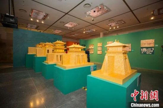 圖為呈現(xiàn)敦煌壁畫中的建筑和園林之美的復原模型。(資料圖) 敦煌研究院供圖