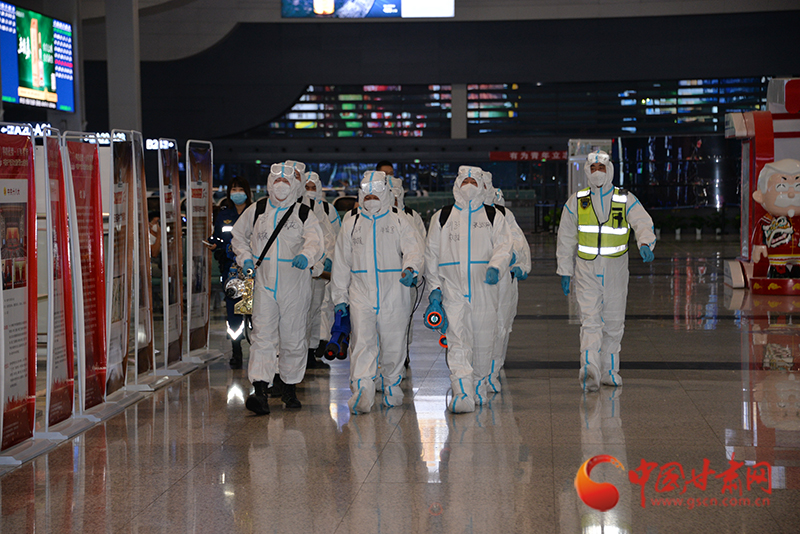 【隴拍客】蘭州西客站全面消殺，場(chǎng)面堪比大片