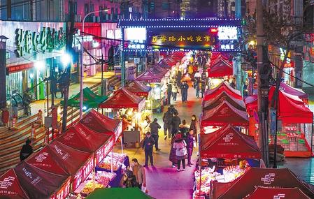 蘭州市城關(guān)區(qū)正寧路小吃夜市、南關(guān)民族風(fēng)味一條街恢復(fù)營業(yè)