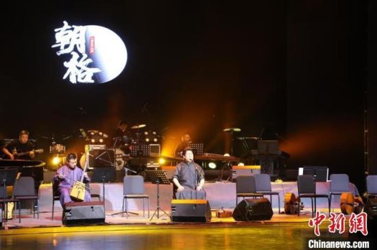 圖為甘肅本土原生態(tài)樂隊(duì)“朝格組合”在蘭州演出。(資料圖) 受訪人供圖