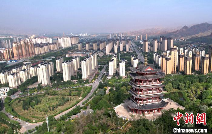 圖為“南涼古都”樂都朝陽山片區(qū)的今朝。　薛蒂 攝