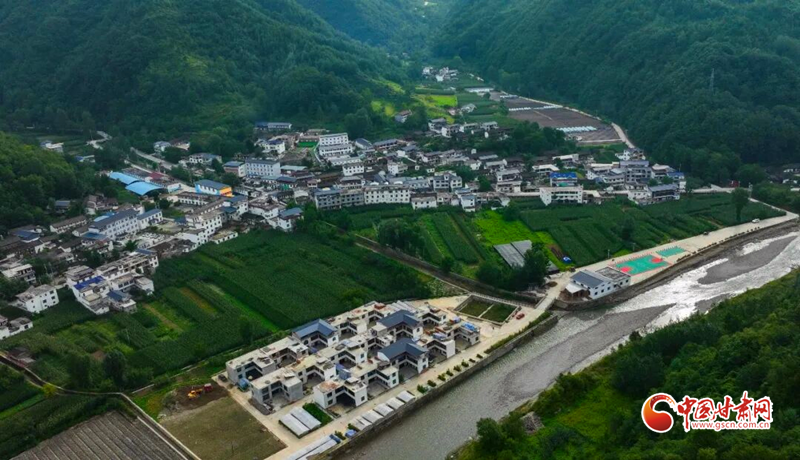 春動(dòng)隴原丨康縣豆壩鎮(zhèn)：雙業(yè)驅(qū)動(dòng)搶農(nóng)時(shí) 特色賦能促振興