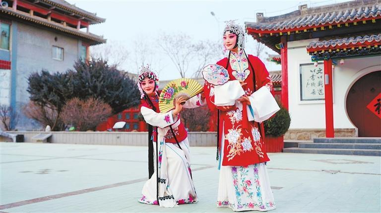 韻漫山水 情暖崆峒